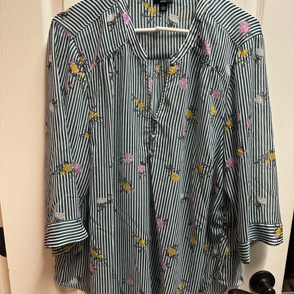 torrid Tops - Torrid women's Striped Floral Blouse size 2X/ NWOT B116